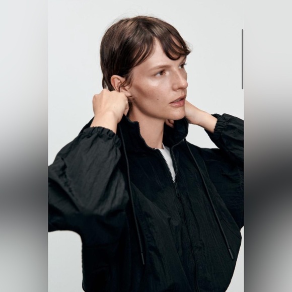 Zara Cropped Packable Black Rain Jacket Size Medium - Picture 3 of 16
